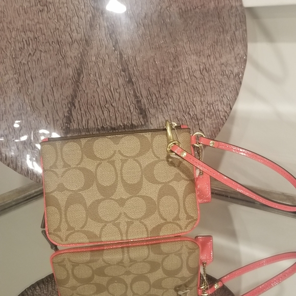 COACH Peyton Small Wristlet in Khaki & Orange.   NEW - Picture 5 of 7